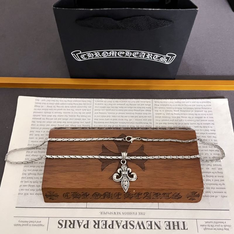 Ch**me He**ts necklaces